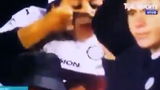 Betrapt: man snuift coke in de tribunes en wordt live in beeld gebracht (VIDEO)