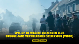 Spel op de wagen: duizenden Club Brugge-fans verwelkomen spelersbus (VIDEO)