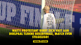 WAT?! Protestant bindt zich vast aan doelpaal TIJDENS bekerfinale, match even stilgelegd!